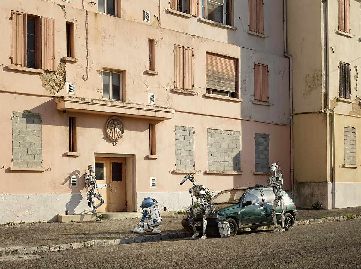 Dark Lens - Origins, Marseille, R2D2 and Green Clio. 2014<p>© Cedric Delsaux</p>