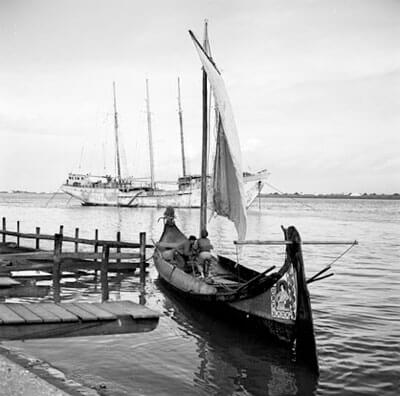 The photo was made in November1957 in Portugal.<p>© George Dambier</p>