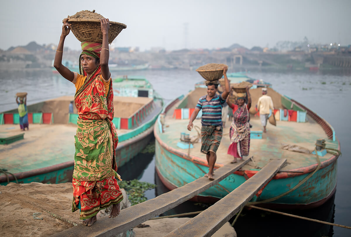 Sand Porter - Dhaka Bangladesh<p>© Mauro De Bettio</p>