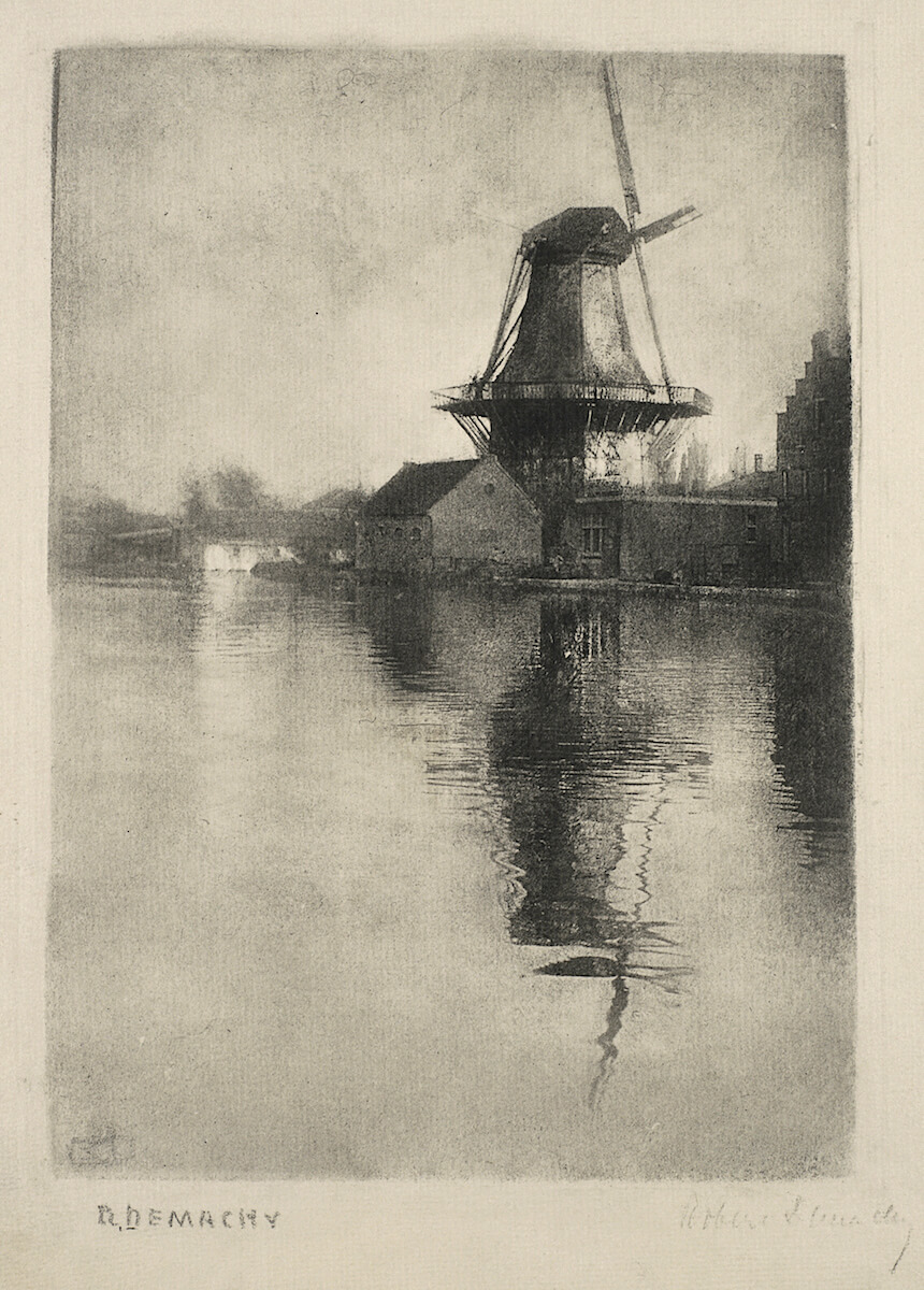 View of the Grain Mill de Eendracht, Gouwsluis, Alphen aan de Rijn, between 1911 and 1914 - Purchased with the support of the Paul Huf Fonds/Rijksmuse<p>© Robert Demachy</p>