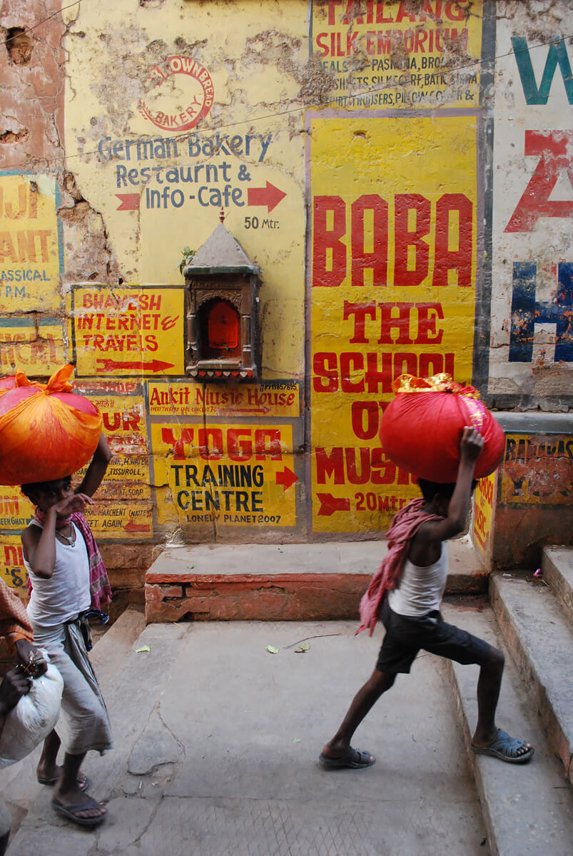 Red Bundles (Varanasi, India)<p>© Kay Erickson</p>