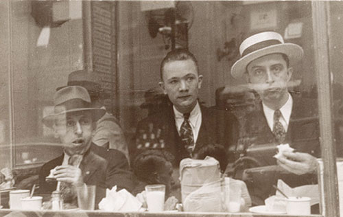 Lunchroom Window, New York, 1929<p>© Walker Evans</p>