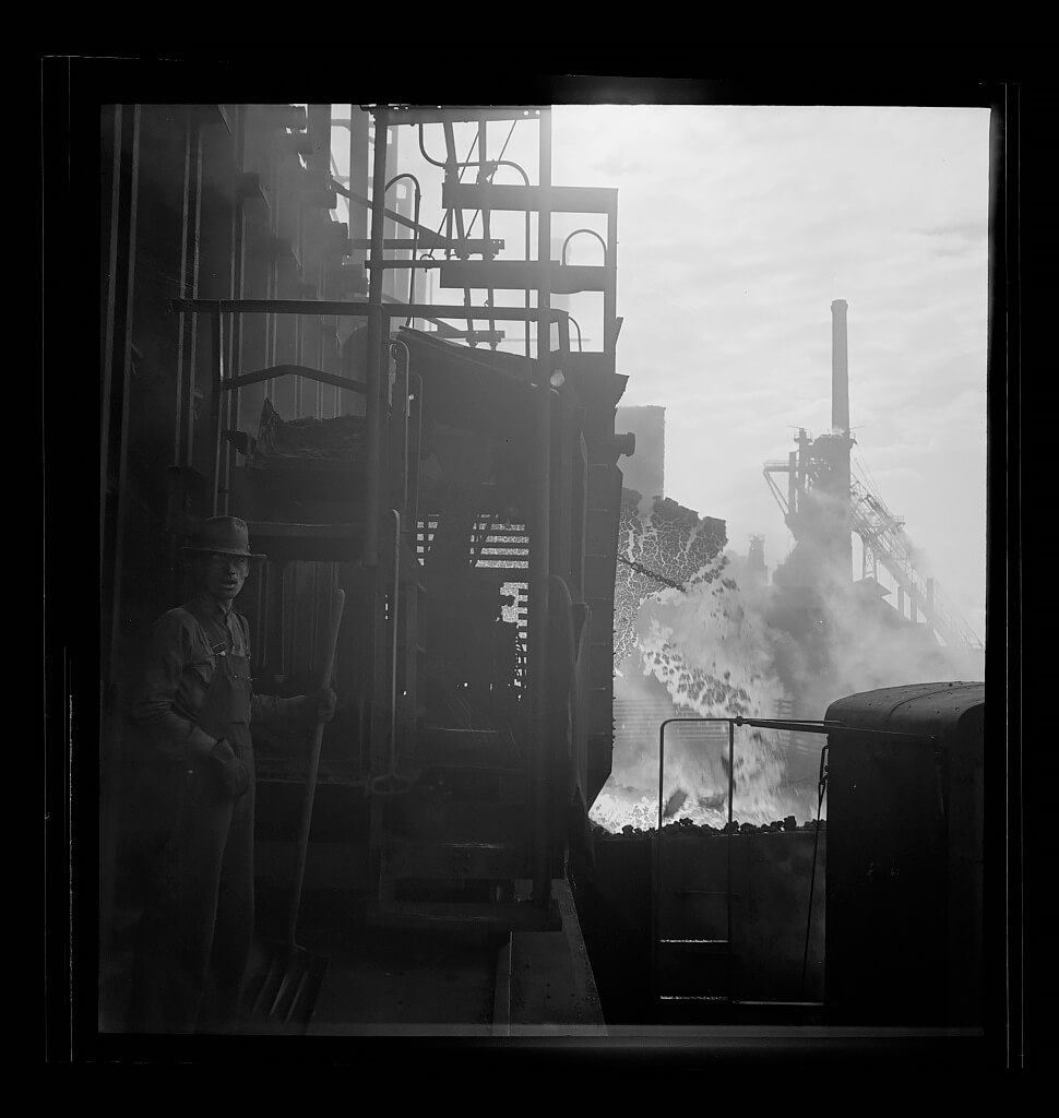 Columbia Steel Company at Ironton, Utah. Discharging coke oven. 1942 Ironton, Utah<p>© Andreas Feininger</p>