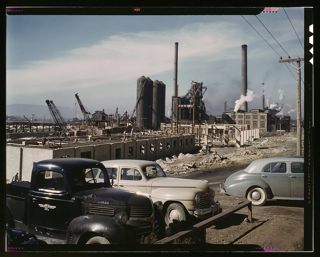 Steel and concrete go into place rapidly as a new steel mill takes form, Columbia Steel Co., Geneva, Utah. 1942<p>© Andreas Feininger</p>