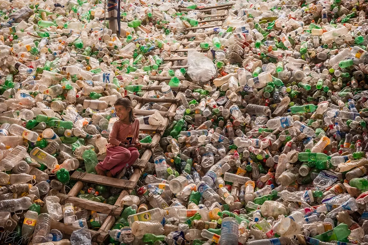 Plastic Kid<p>© Mohammad Foisal</p>