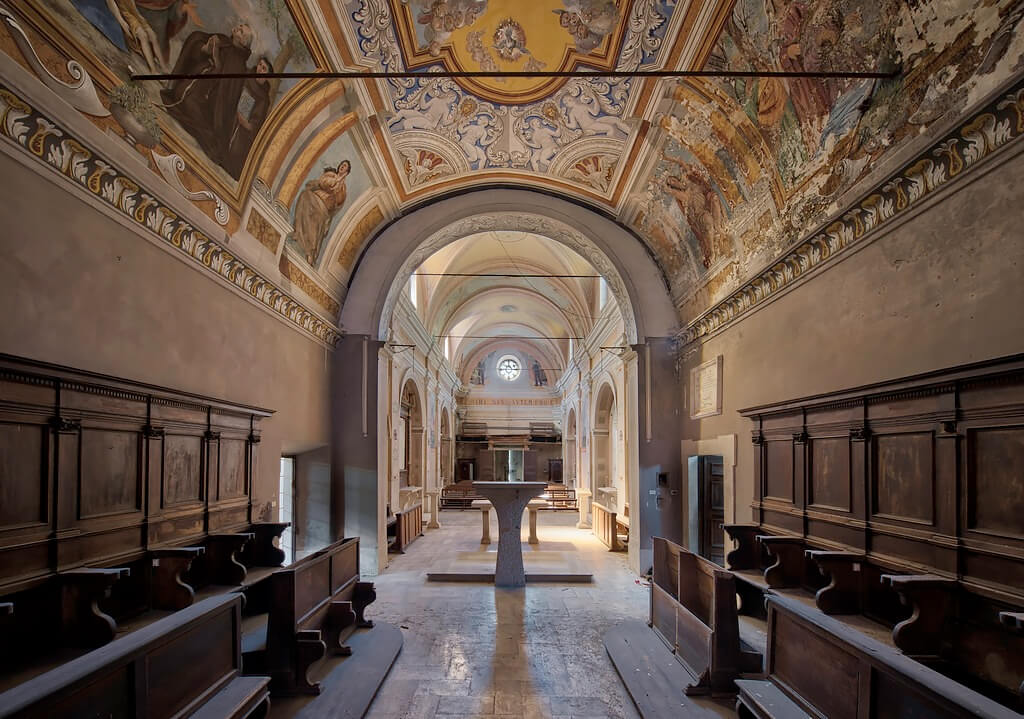 Colossus - Massive abandoned church, part of an abandoned monastery<p>© Niki Feijen</p>