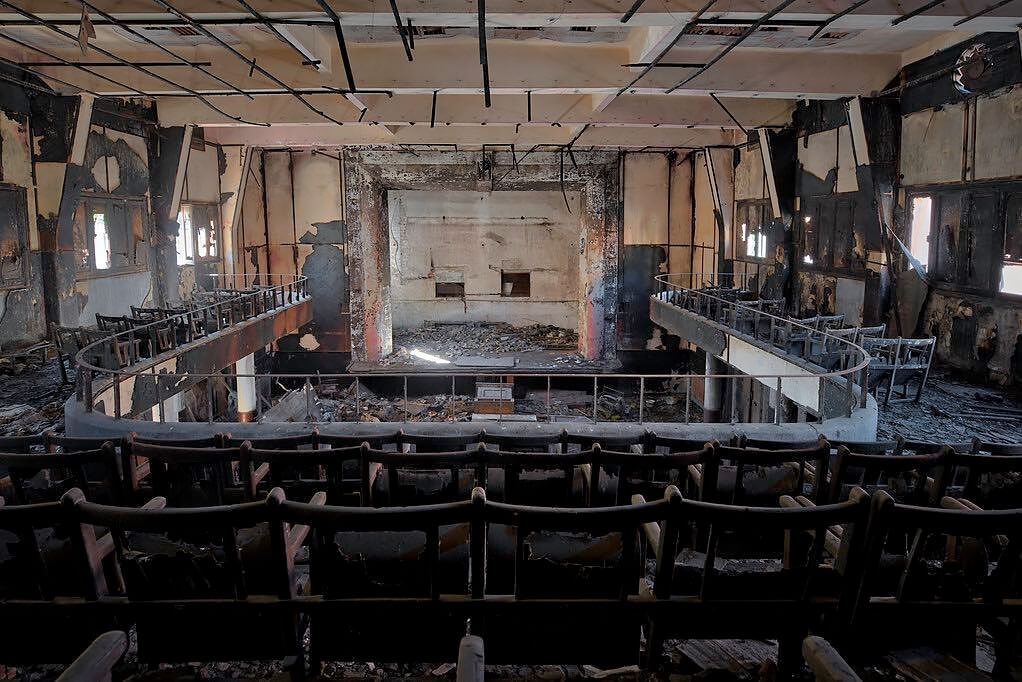 Cinema Inferno - Old abandoned theater, now inhabited by the homeless.<p>© Niki Feijen</p>
