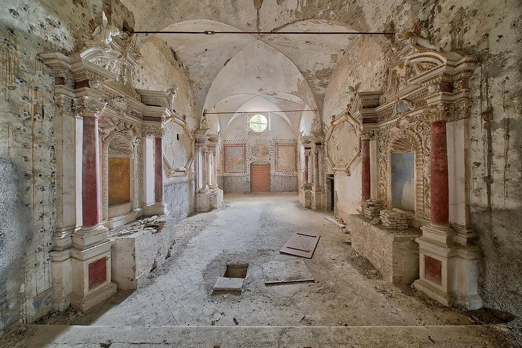 Chapel in an abandoned convent<p>© Niki Feijen</p>