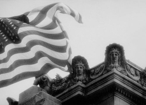 Flag at the Met<p>© Robert Farber</p>