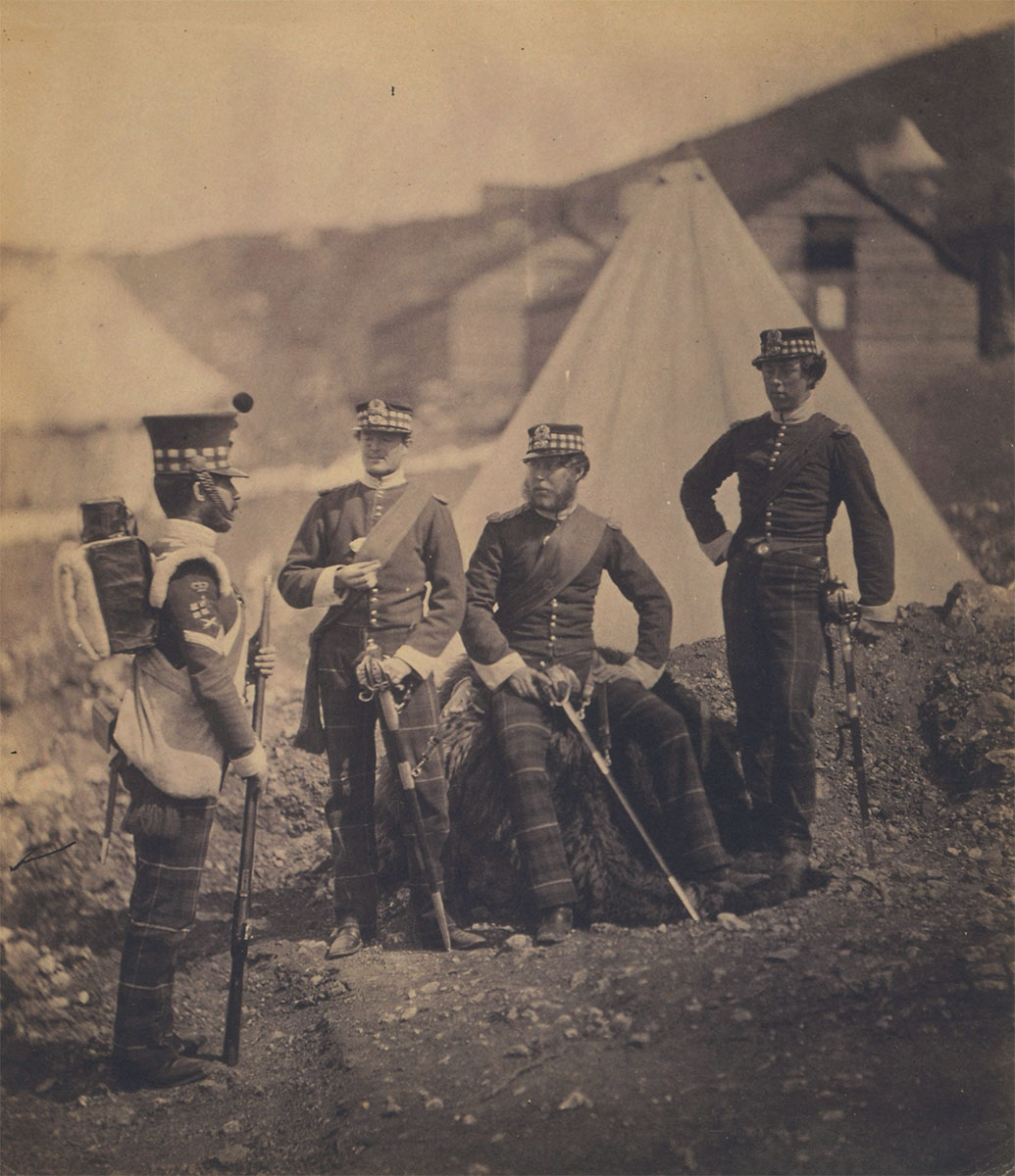 Group of the 71st Regiment with colour sergeant, 1855 - Library of Congress<p>© Roger Fenton</p>
