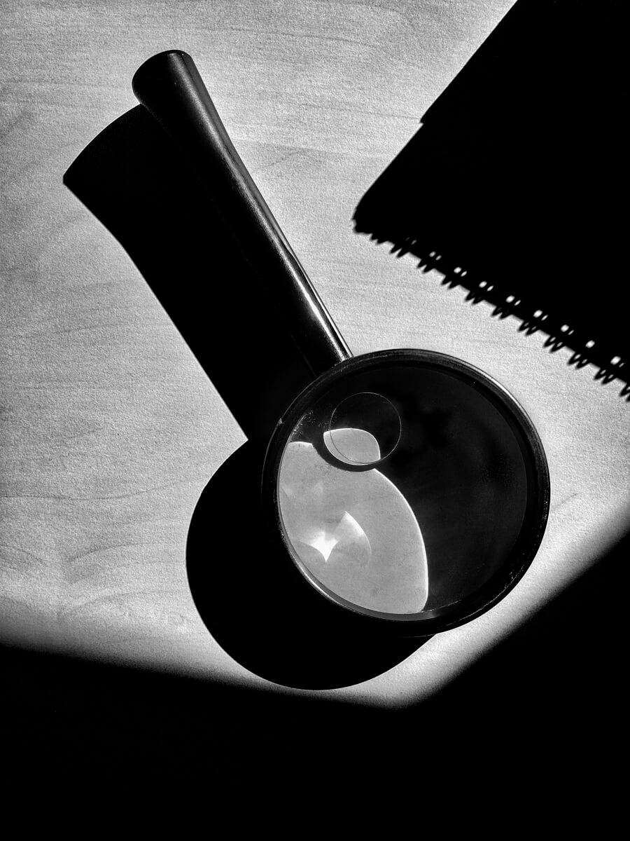 Magnifying glass and file<p>© Holger Goehler</p>