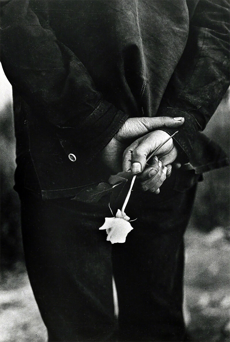 <p>© Ralph Gibson</p>