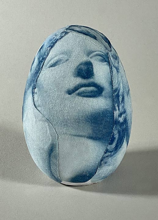 Cyanotype Egg Arecto<p>© Amy  Heller</p>