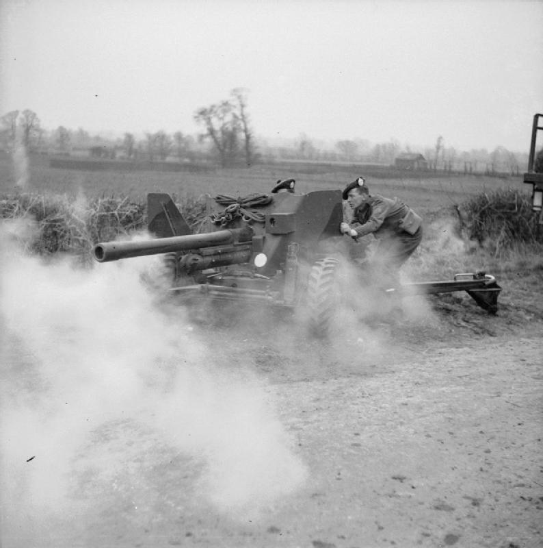 6-pdr anti-tank gun in action during Exercise ’Spartan’, 9 March 1943<p>© Bert Hardy</p>