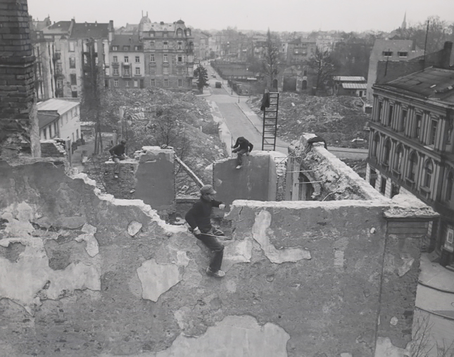 Untitled (debris), 1949<p>© Elisabeth Hase</p>