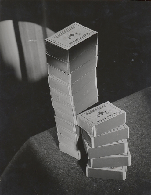 Kleinen stapel (small stack), 1949<p>© Elisabeth Hase</p>