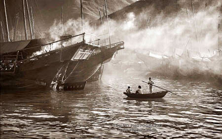 Evening in Aberdeen<p>© Fan Ho</p>