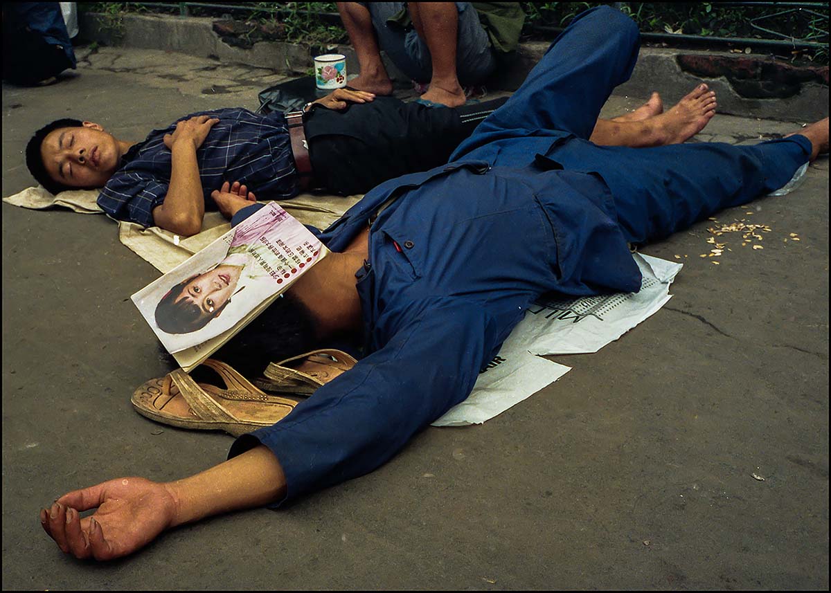 Sleep Mask, Hangzhou, China, 1988<p>© James Hayman</p>