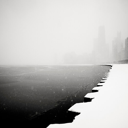 Morning Snowfall - Chicago, Illinois, USA, 2008 <p>© Josef Hoflehner</p>