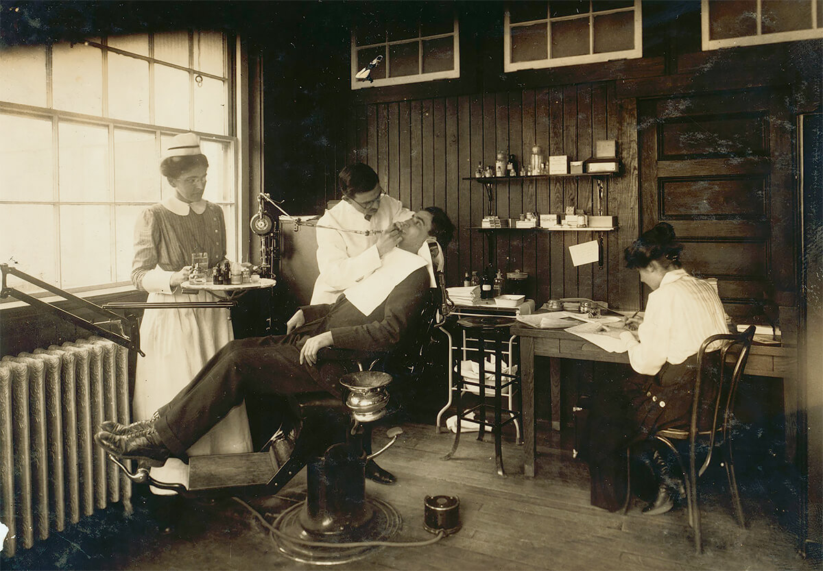 Dental work in Hospital. Hood Rubber Co., Cambridge, Massachussetts 1917  © Library of Congress Prints and Photographs Division Washington, D.C. <p>© Lewis Hine</p>