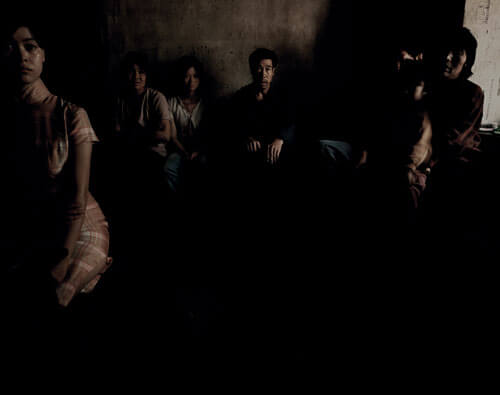 Third Front: People sitting in the room © Chen Jiagang / Courtesy Galerie Paris-Beijing<p>© Chen Jiagang</p>