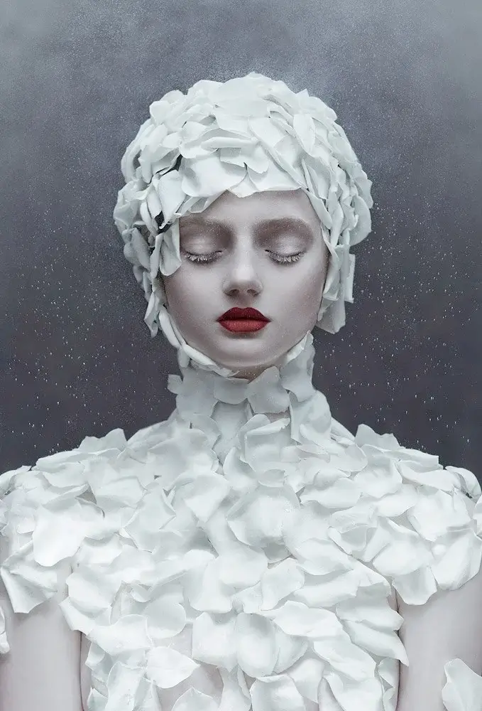 <p>&copy; Zhang Jingna</p>