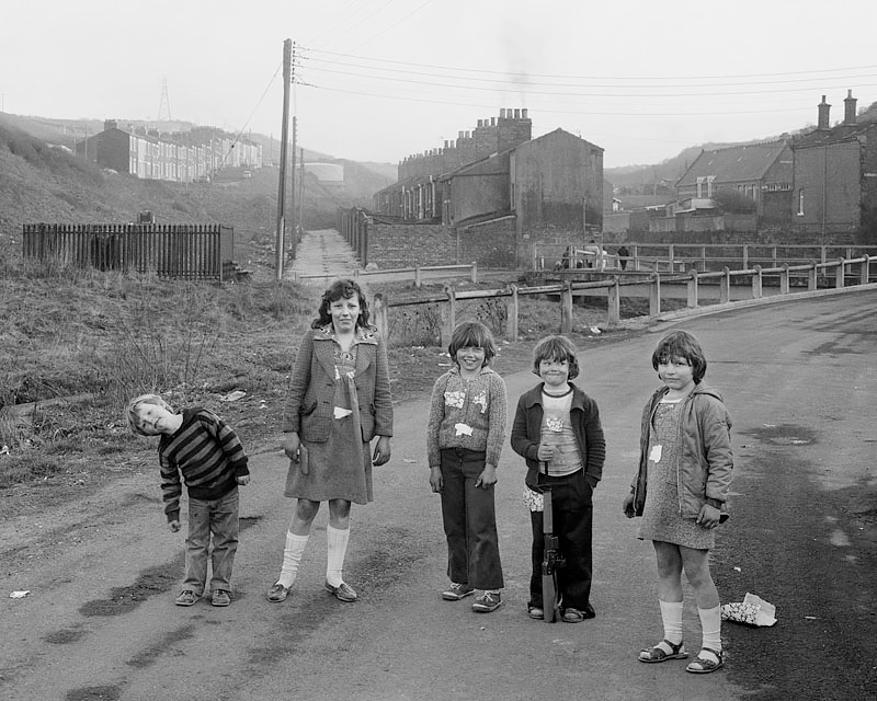 Robert Scott, Diane Money, Diane Money, Debbie Tyler, Stacy Noble, Tracy Money, Skinningrove 1983<p>© Chris Killip</p>