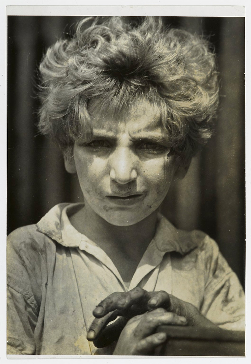 Poor Boy, New York, 1928 - Brooklyn Museum, Gift of Wallace B. Putnam from the estate of Consuelo Kanaga<p>© Consuelo Kanaga</p>