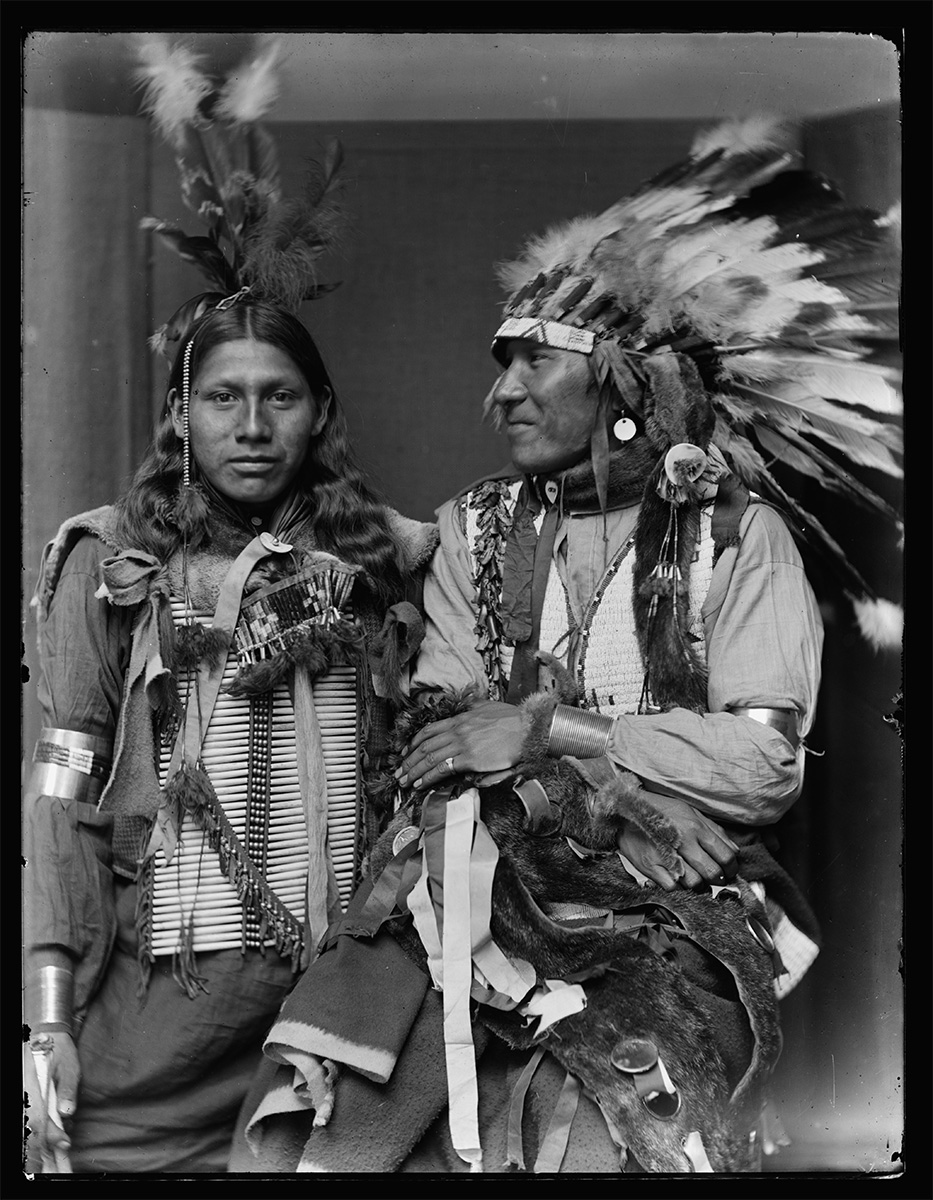 Holy Frog(?) (left) and Big Turnips(?), American Indians, c. 1900, U.S. Library of Congress<p>© Gertrude Käsebier</p>