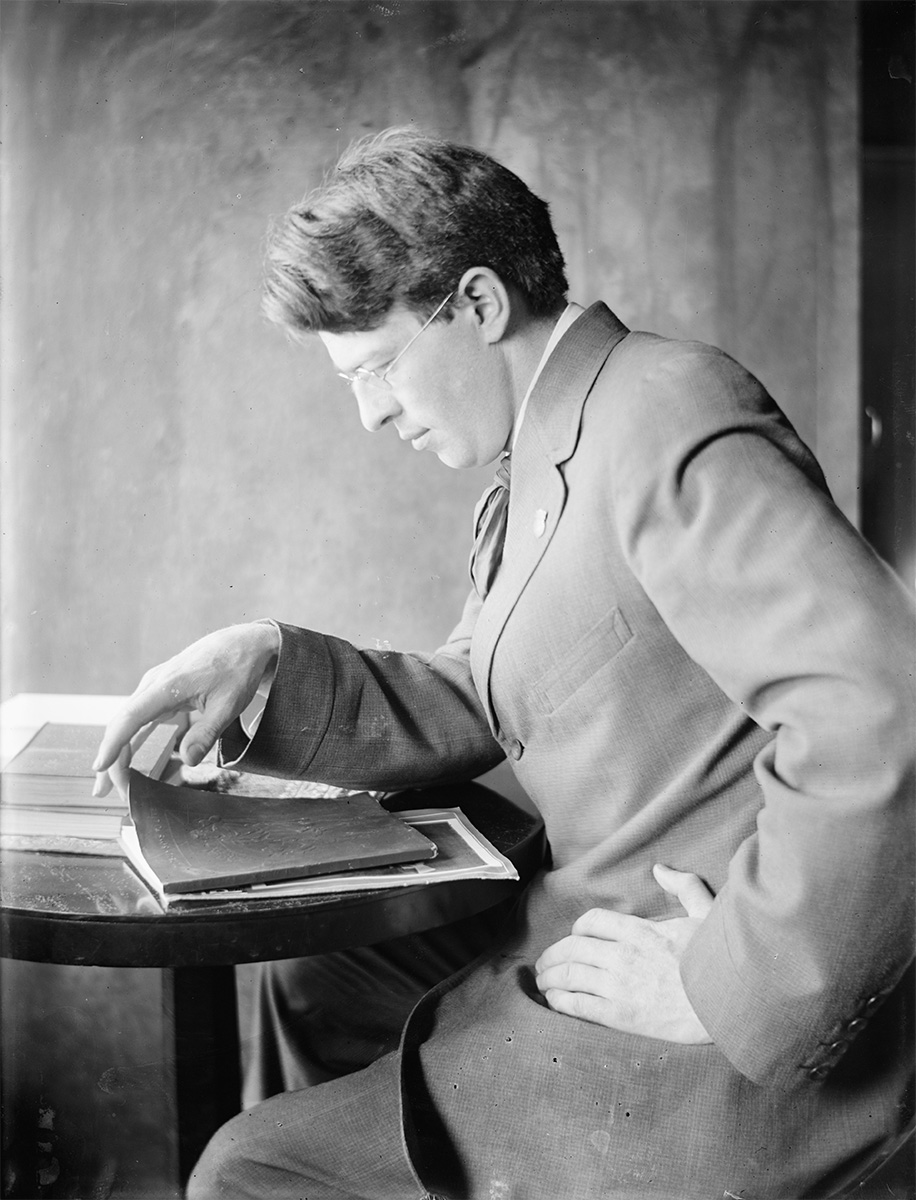 Black-and-white photographic portrait of Clarence White, Sr., between 1897 and 1910, U.S. Library of Congress<p>© Gertrude Käsebier</p>