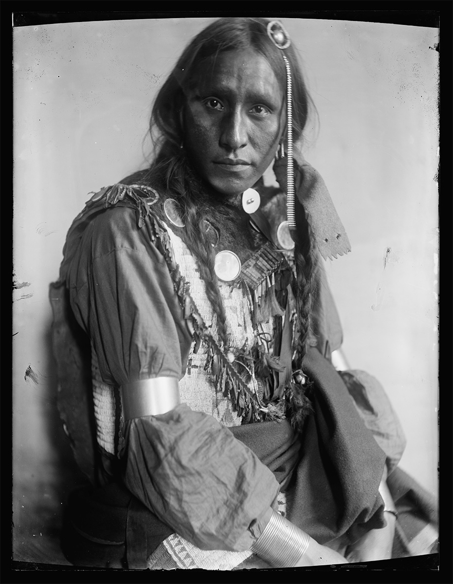 White War Bonnet, American Indian, c. 1900, U.S. Library of Congress<p>© Gertrude Käsebier</p>