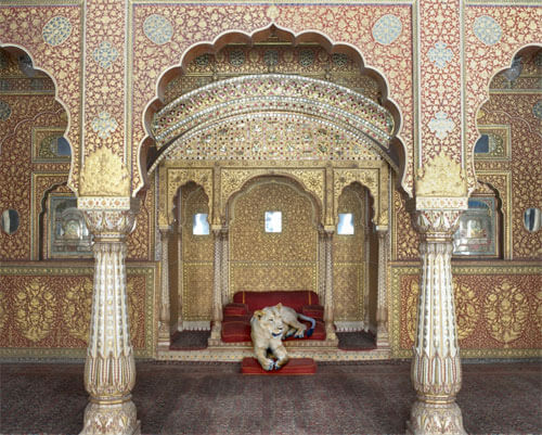 Waiting for Atman, Junagarh Fort, Bikaner<p>© Karen Knorr</p>