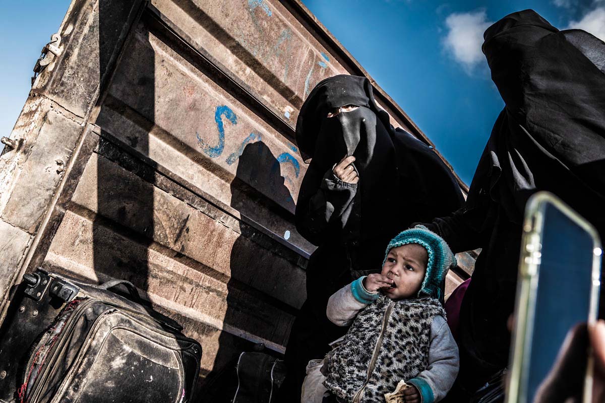 ISIS mother leaving Baghouz<p>© Lenka Klicperová</p>