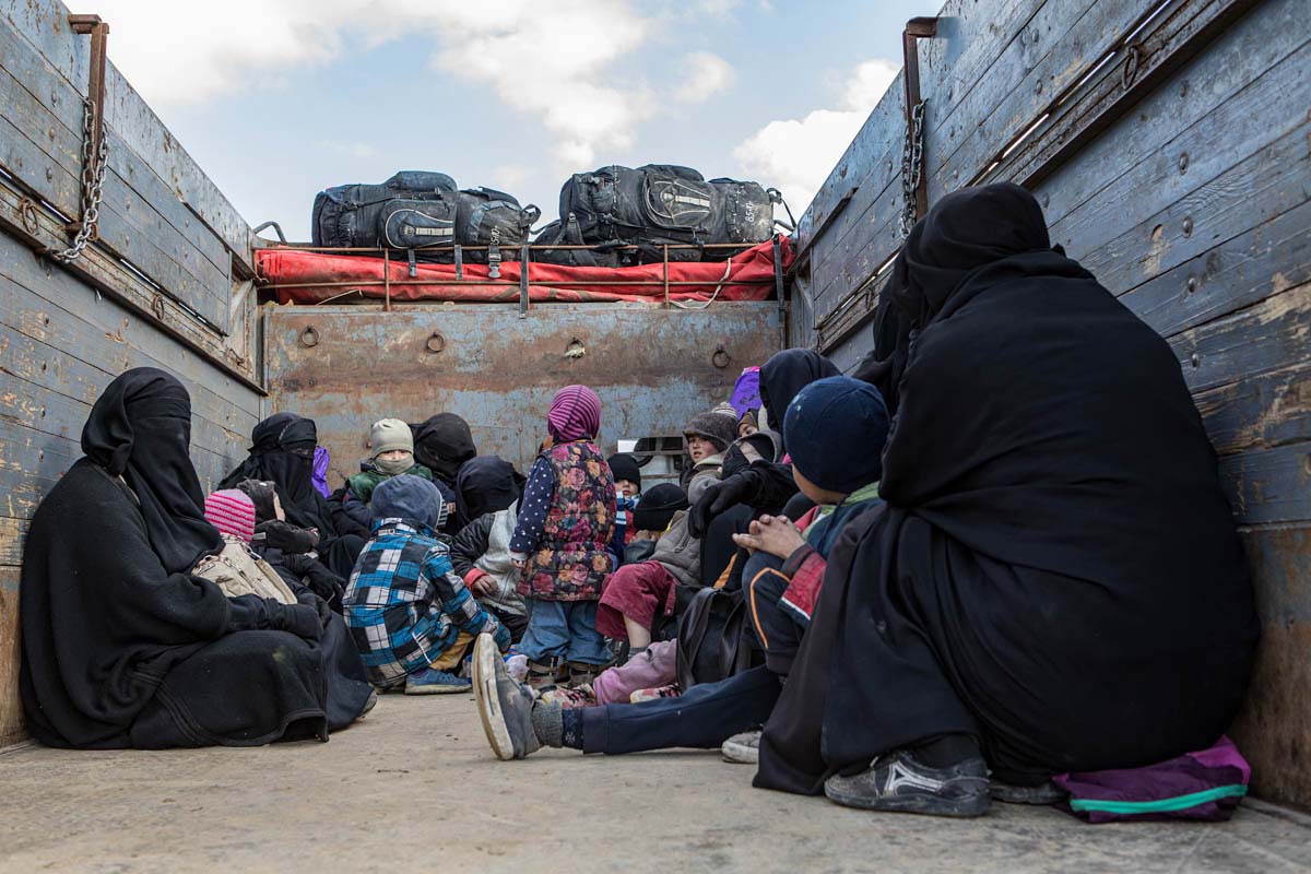 ISIS wifes leaving the place of last battle<p>© Lenka Klicperová</p>