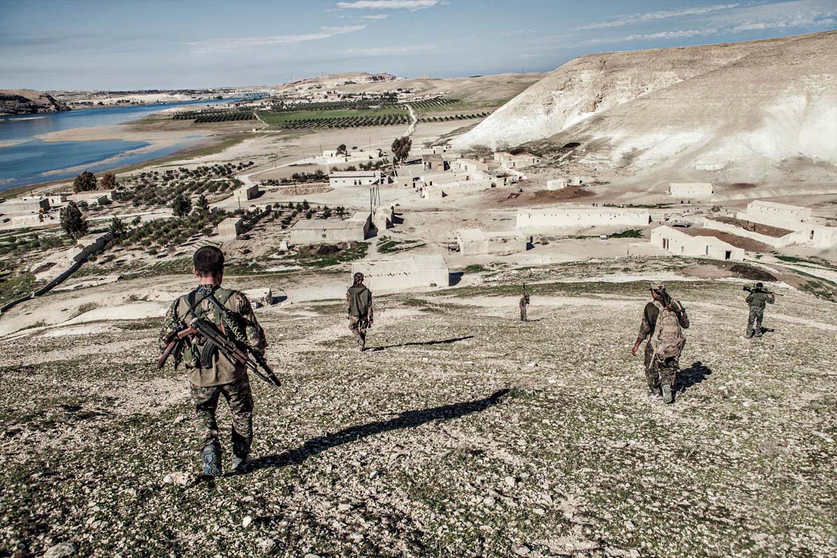 Kurdish soldiers in the Euphrates river frontline<p>© Lenka Klicperová</p>