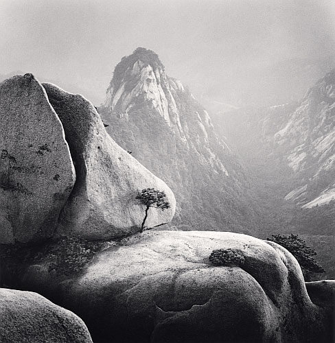 <p>Courtesy Supervision / © Michael Kenna</p>