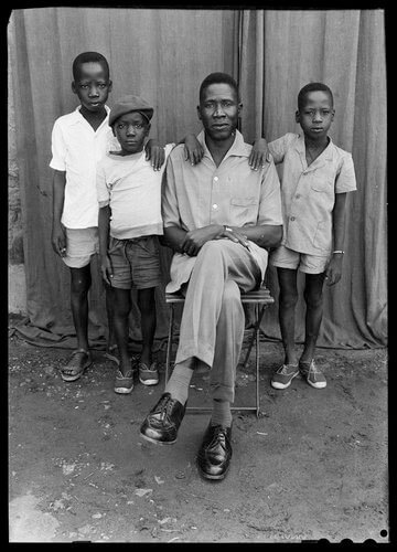 Untitled 1952/1955<p>Courtesy Trunk Archives / © Seydou Keïta</p>