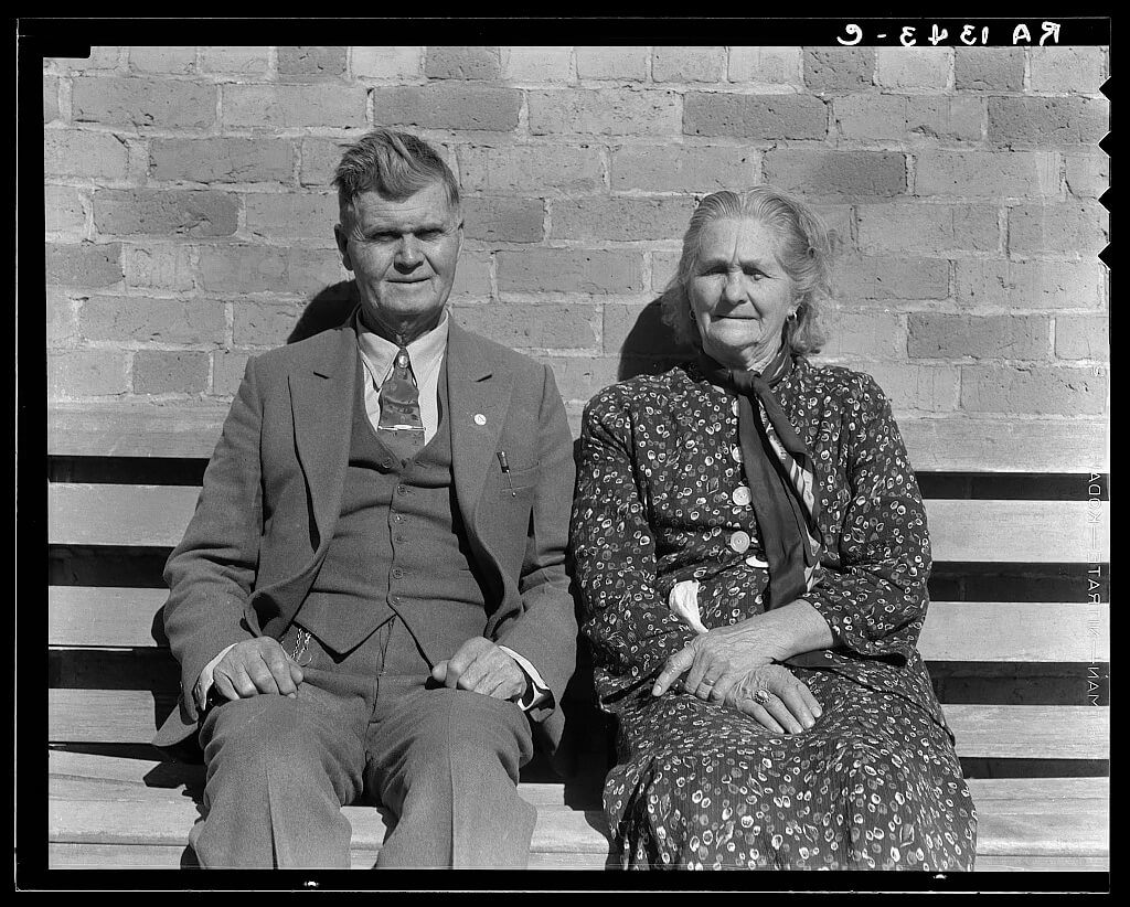 Latter Day Saints portrait group. Library of Congress<p>© Dorothea Lange</p>