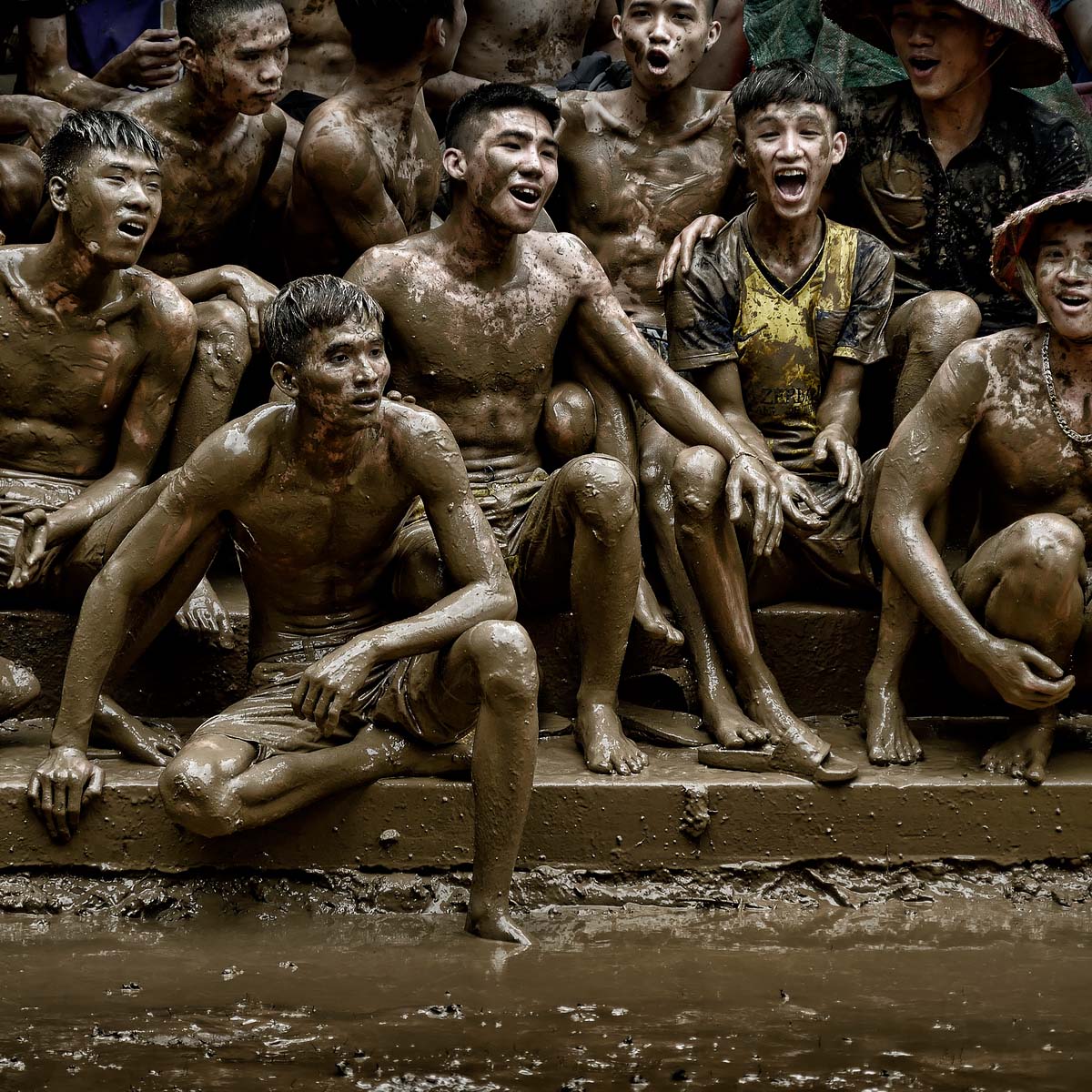 Mud wrestling<p>© Hoang Long Ly</p>