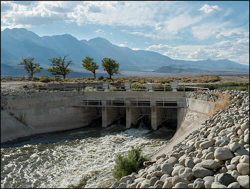 Original Intake for the Los Angeles Aqueduct, Owens Valley, CA, 2013 <p>© Jennifer Little</p>