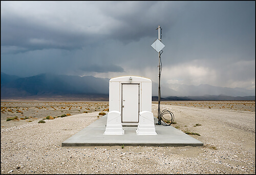 Small LADWP Water Pumping Station, Owens Lake, CA, 2013<p>© Jennifer Little</p>