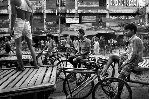 On the streets of Dhaka<p>© Larry Louie</p>