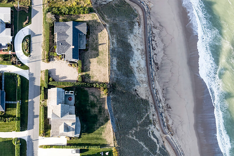 Trouble Above Sea Level, Siasconset, Massachusetts 2018<p>© Alex MacLean</p>