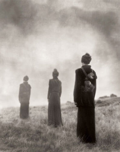 THREE FIGURES<p>© Beth Moon</p>