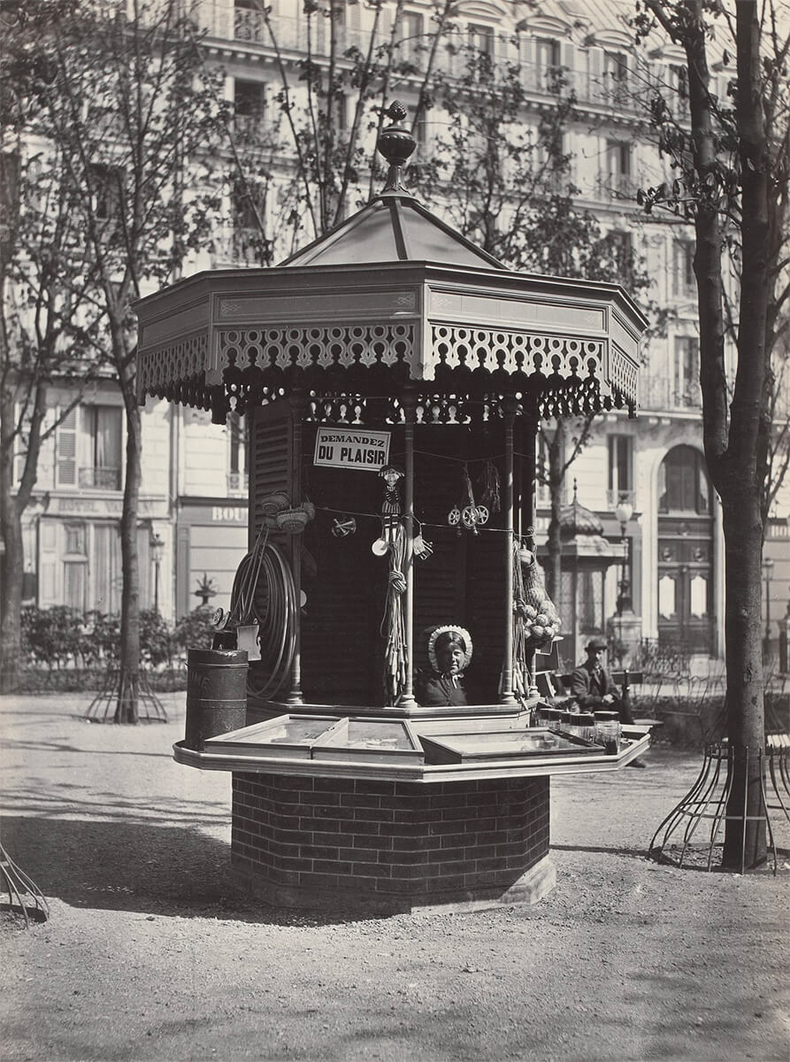 Châlet des petits marchands du Square des Arts et Métiers, Paris, France, circa 1865 - Gift; Government of France; 1881<p>© Charles Marville</p>