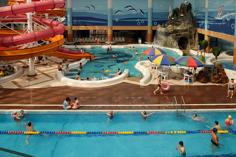 Blue Lane #1 (Munsu Water Park, Pyongyang, North Korea), 2015<p>© Fabian Muir</p>