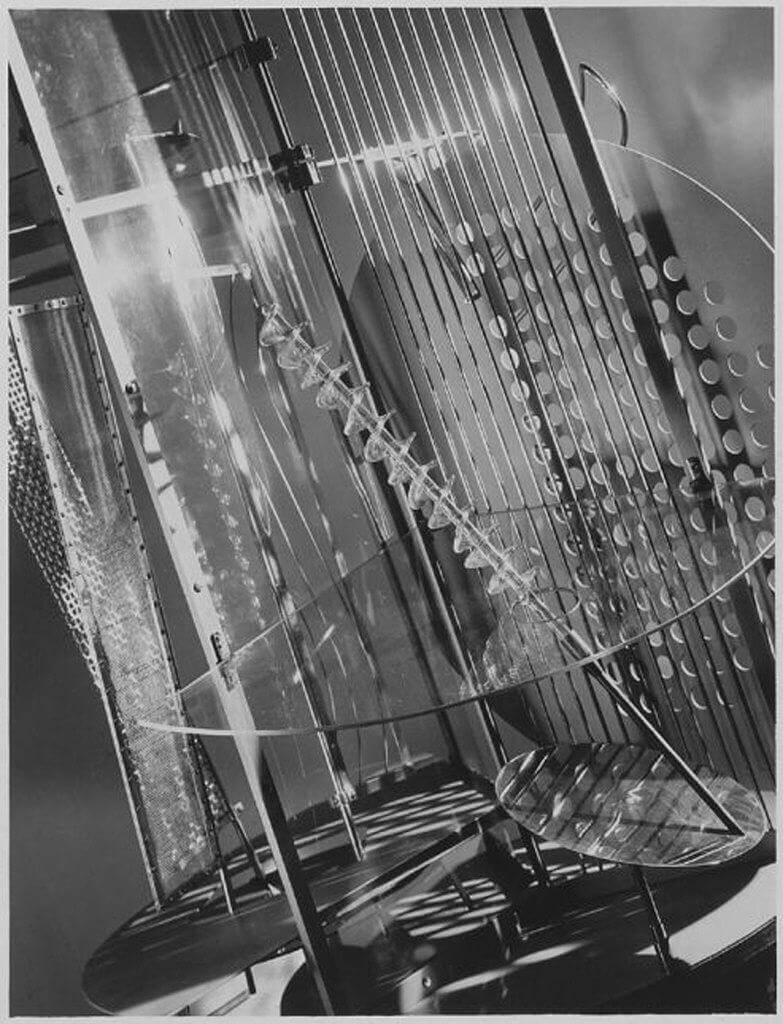 This is a photograf of the Light-Space Modulator sculpture, 1930<p>© László Moholy-Nagy</p>