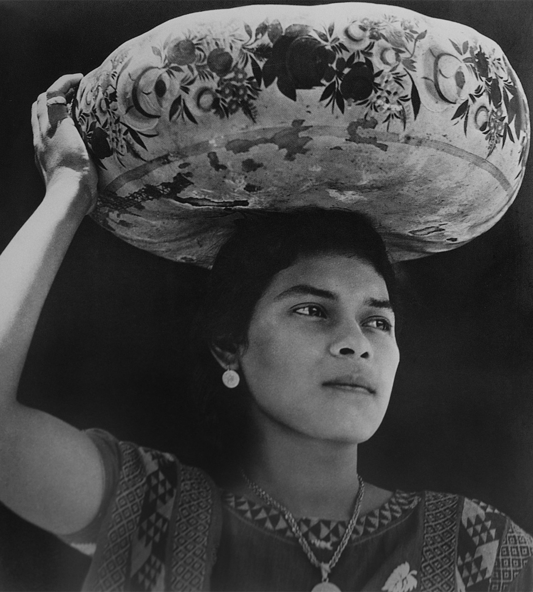 Woman from Tehuantepec (Mexico), photography by Tina Modotti, circa 1929<p>© Tina Modotti</p>