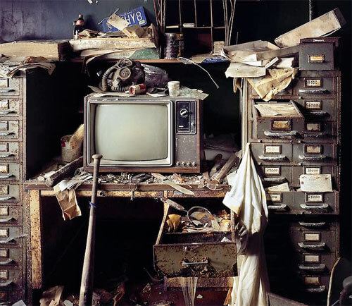 Evidence Room, Highland Park Police Station, The ruins of Detroit 2006<p>© Yves Marchand & Romain Meffre</p>