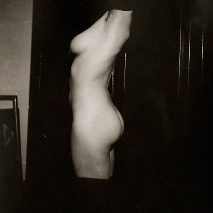 Standing Nude, Side View of Torso, c.1920s<p>© Artur Nikodem</p>